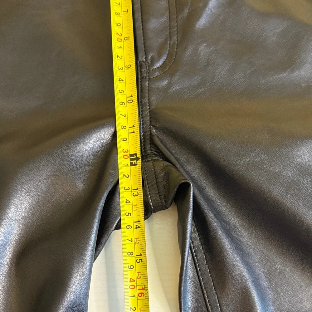 GAP Women's Cheeky Straight Leg High Rise in Black Faux Leather - Picture 4 of 10